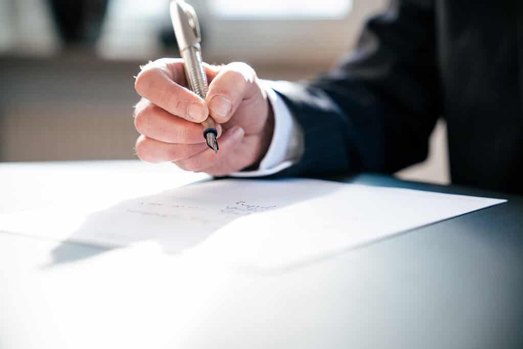Zettel mit Notizen zur geplanten FInanzierung bei Henneberger